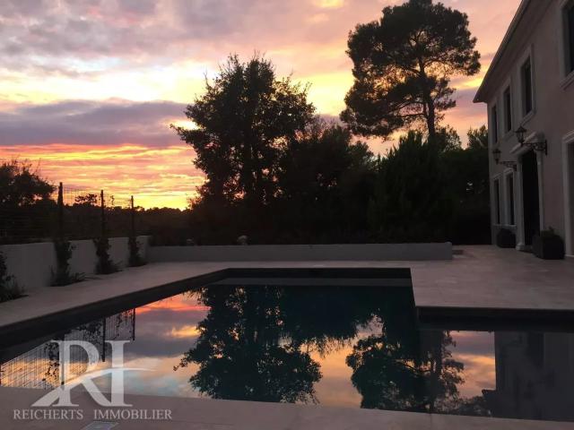 Maison 6 pièces 263 m²