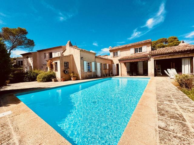 Maison 6 pièces 275 m²