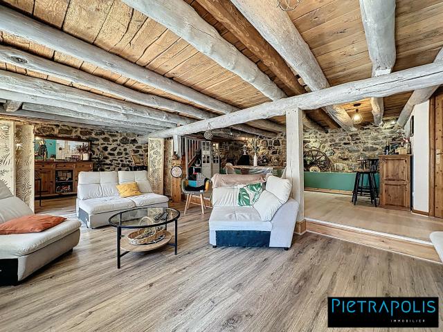 Maison 6 pièces 278 m²