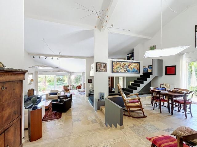 Maison 6 pièces 279 m²