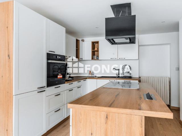 Maison 6 pièces 270 m²