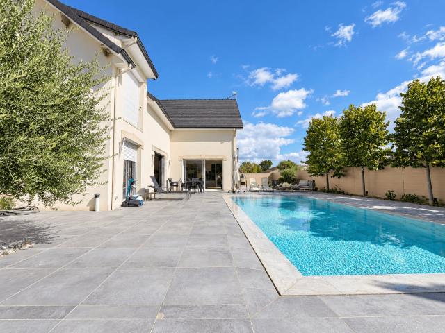 Maison 6 pièces 270 m²