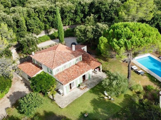 Maison 6 pièces 270 m²