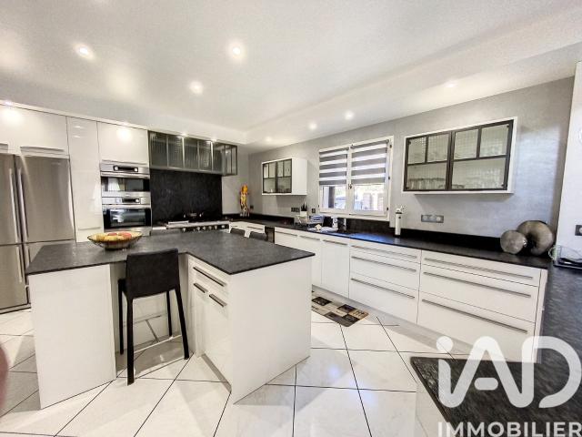 Maison 6 pièces 270 m²