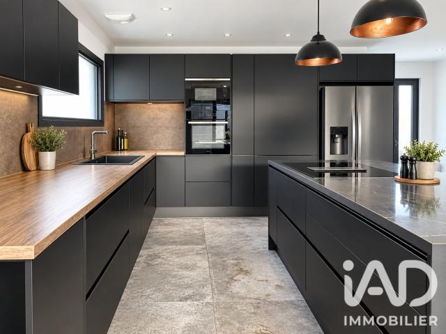 Maison 6 pièces 205 m²