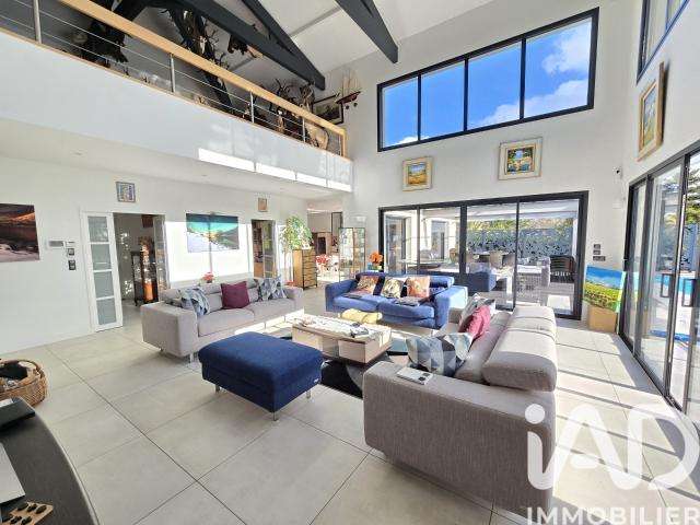 Maison 6 pièces 271 m²