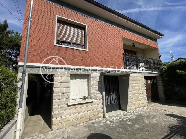 Maison 6 pièces 271 m²