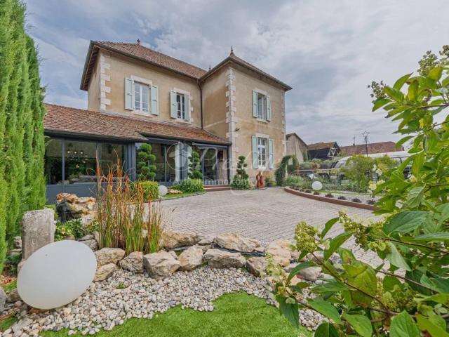 Maison 6 pièces 272 m²