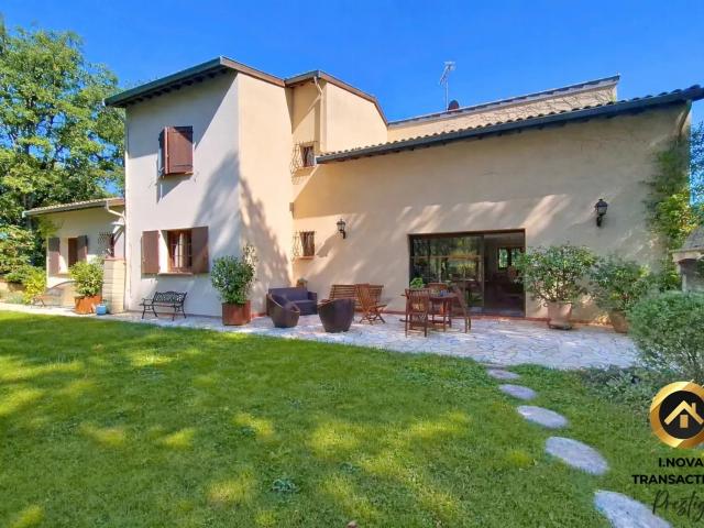 Maison 6 pièces 272 m²