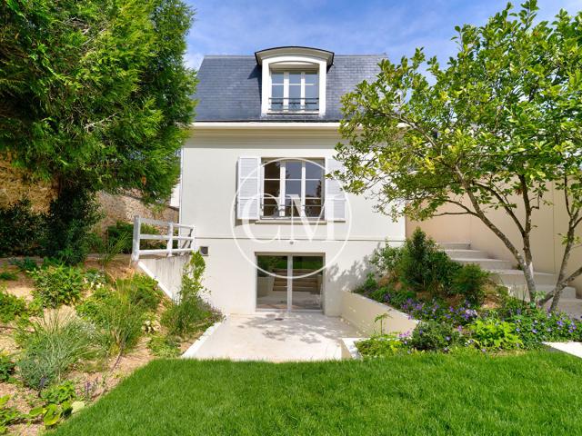 Maison 6 pièces 272 m²