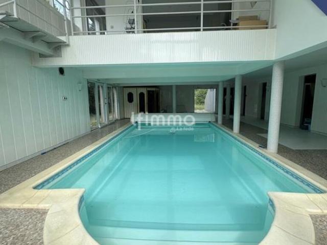 Maison 6 pièces 272 m²