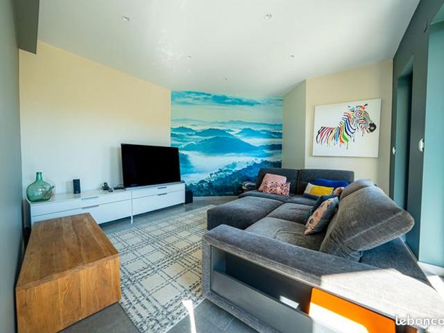 Maison 6 pièces 272 m²