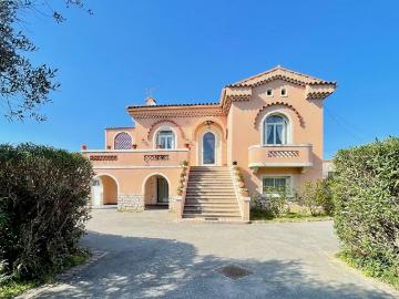Maison 6 pièces 273 m²