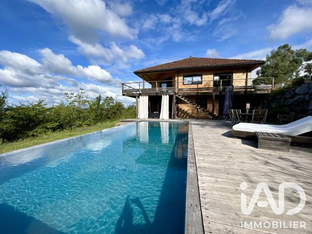 Maison 6 pièces 284 m²