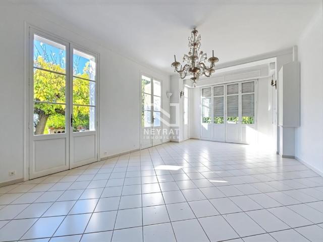 Maison 6 pièces 284 m²