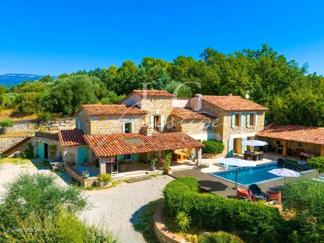 Maison 9 pièces 284 m²
