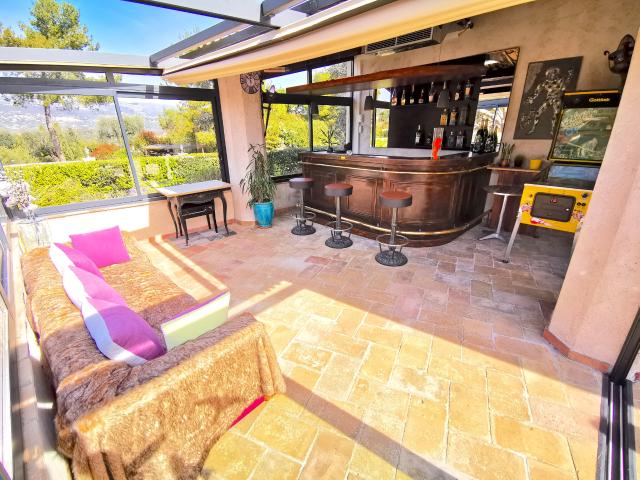 Maison 6 pièces, 284 m² à louer à Mouans Sartoux 06370