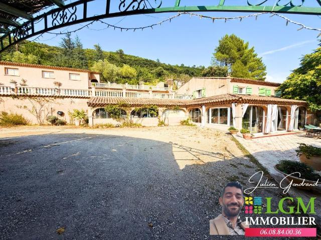 Maison 6 pièces 285 m²