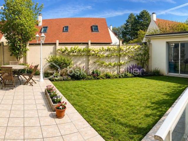 Maison 6 pièces 285 m²