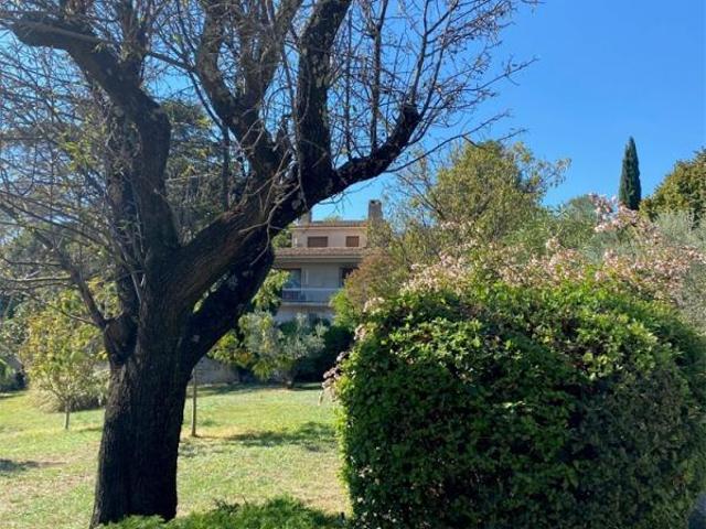 Maison 6 pièces 288 m²