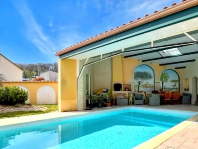 Maison 6 pièces 288 m²