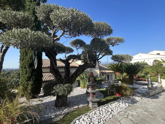 Maison 6 pièces 280 m²
