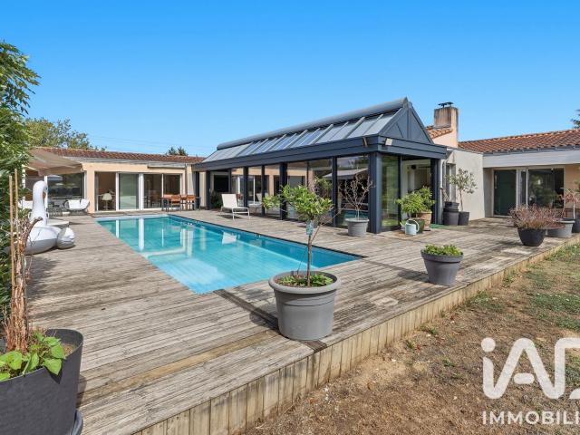 Maison 8 pièces 280 m²