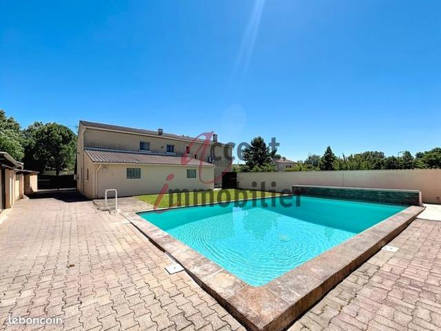 Maison 6 pièces 280 m²