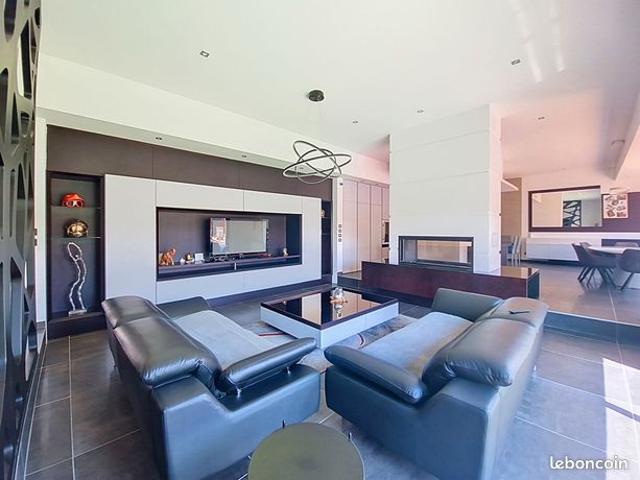 Maison 6 pièces 281 m²
