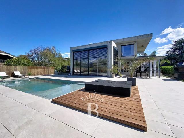Maison 6 pièces 294 m²