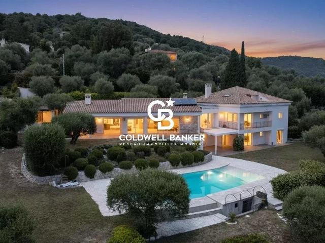 Maison 6 pièces 290 m²