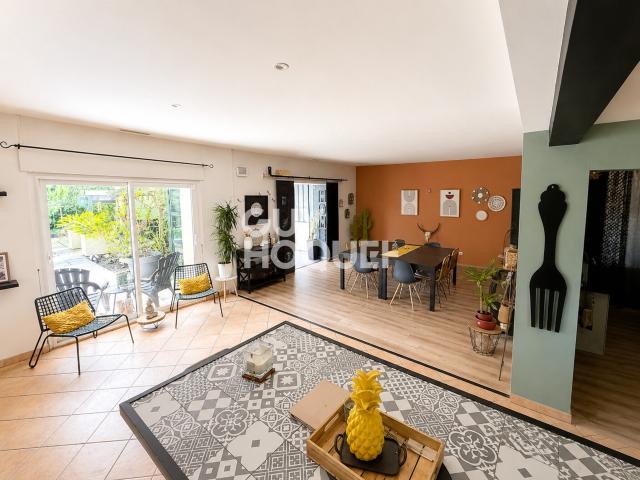 Maison 6 pièces 292 m²