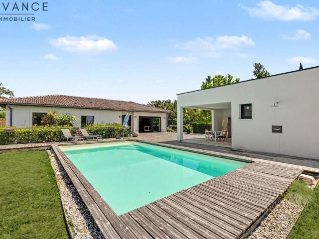 Maison 6 pièces 280 m²