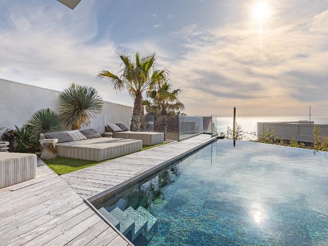 Maison 6 pièces 305 m²