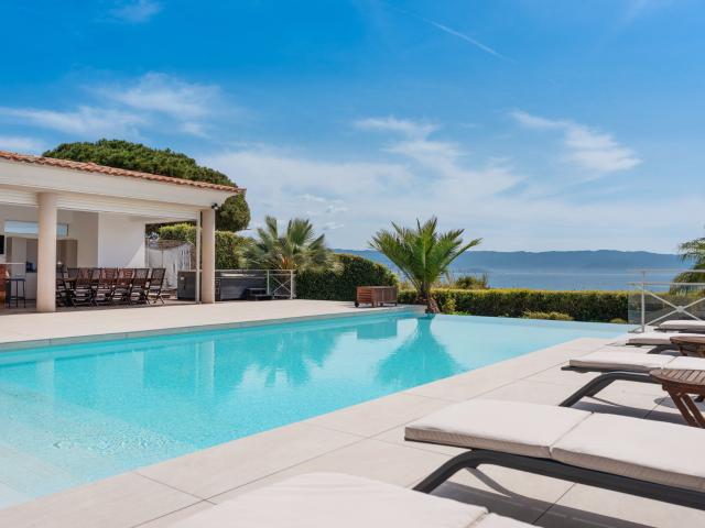 Maison 6 pièces 300 m²