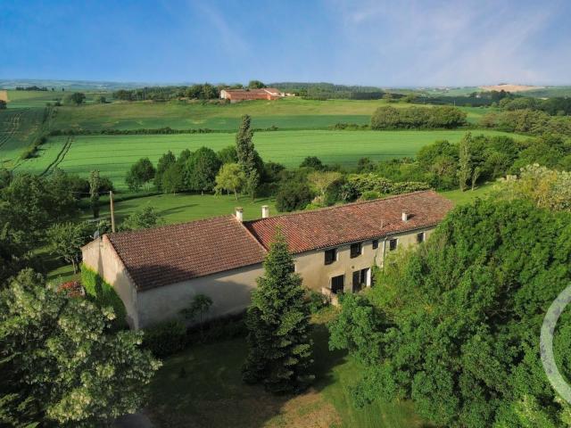Maison 8 pièces 300 m²
