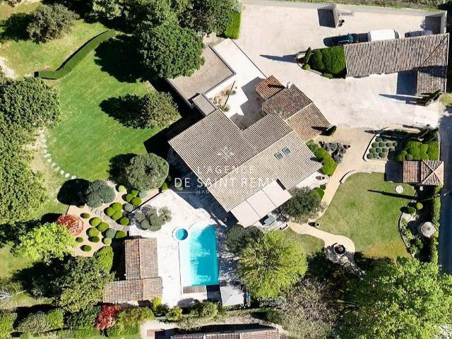 Maison 6 pièces 300 m²