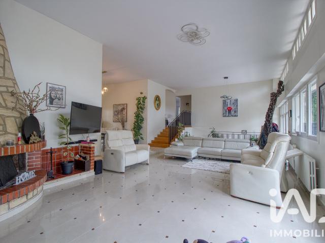 Maison 6 pièces 302 m²
