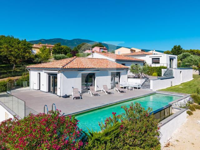 Maison 6 pièces 302 m²