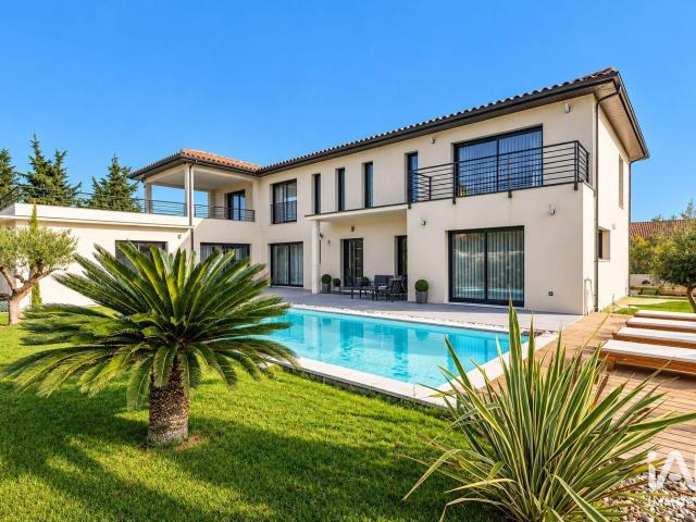 Maison 6 pièces 314 m²