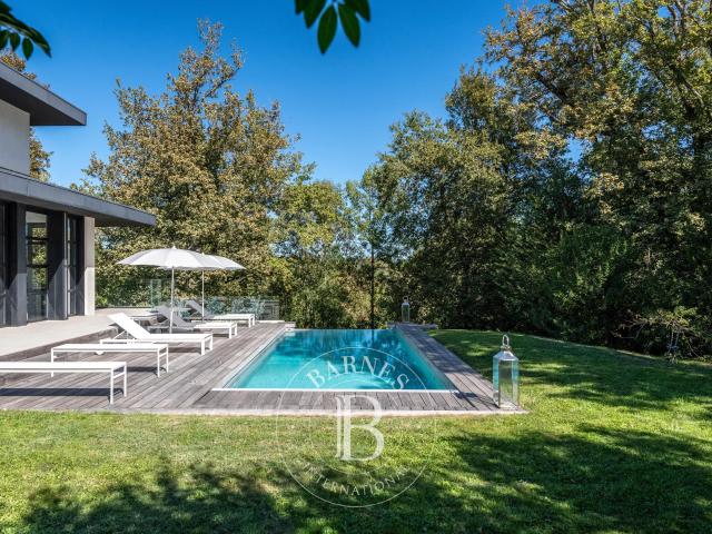 Maison 6 pièces 316 m²