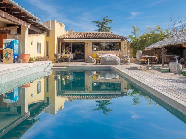 Maison 6 pièces 316 m²