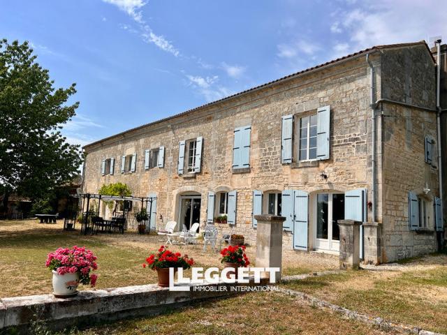 Maison 6 pièces 318 m²