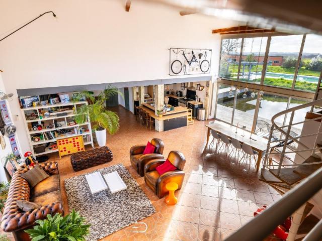Maison 6 pièces 310 m²