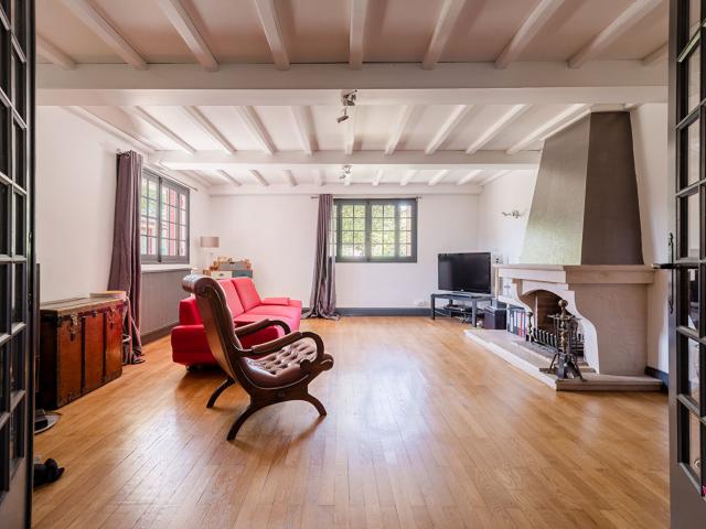 Maison 6 pièces 310 m²