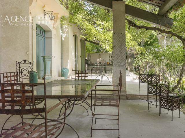 Maison 6 pièces 313 m²