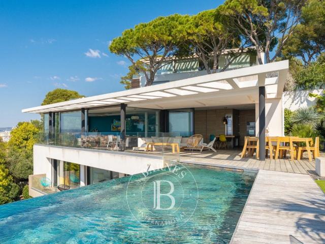 Maison 6 pièces 320 m²
