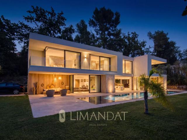 Maison 6 pièces 320 m²