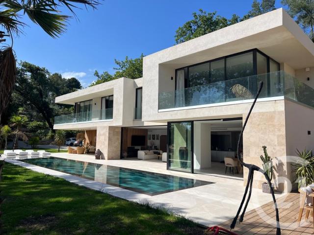 Maison 6 pièces 302 m²