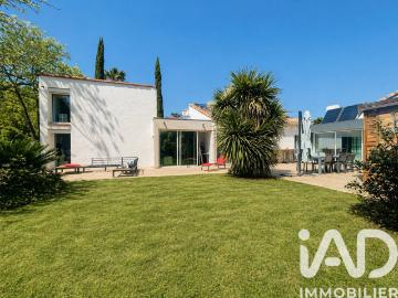 Maison 6 pièces 320 m²